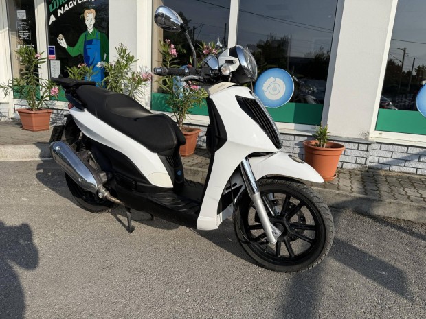 Piaggio Carnaby 300 Cruiser