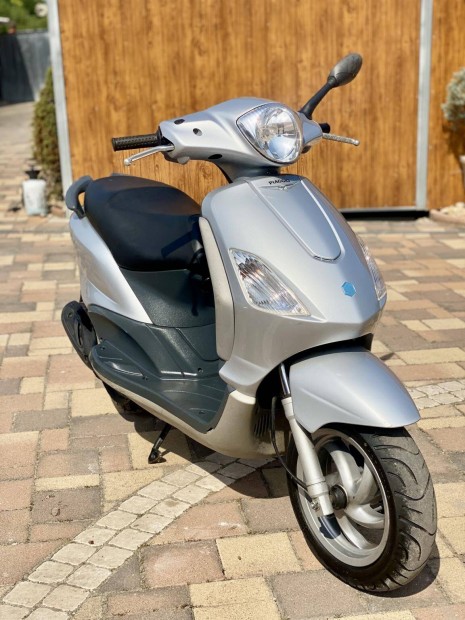 Piaggio Fly 2T.