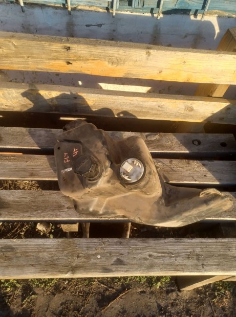 Piaggio Fly 4 �tem� �zemanyag tank szintjelz�vel