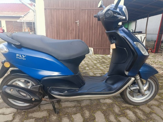 Piaggio Fly 4t robog 