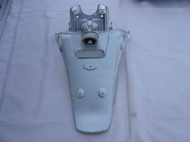 Piaggio Fly h�ts� s�rv�d� farokidom farok idom