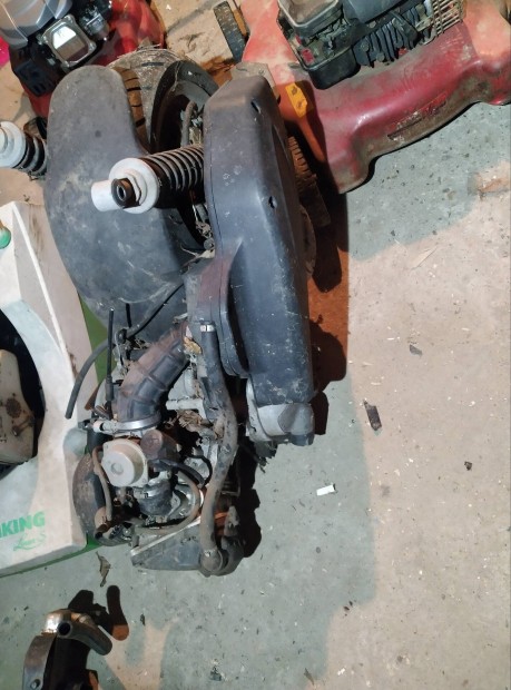 Piaggio Gilera 150 4t motorblokk alkatrszek alkatrsz 