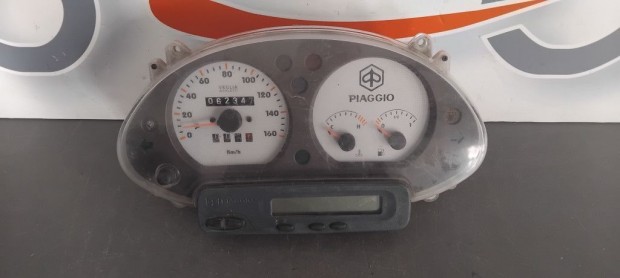 Piaggio Hexagon Kilóméteróra