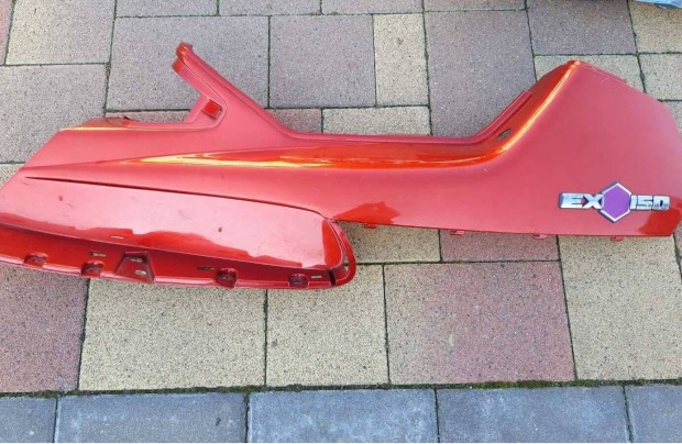 Piaggio Hexagon bal �l�s alatti idom