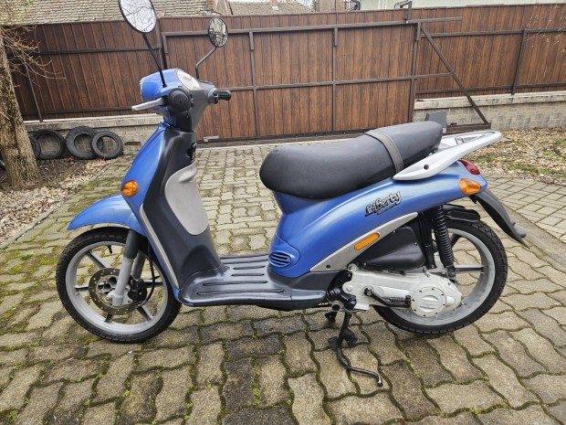 Piaggio Liberty 4T robog� 