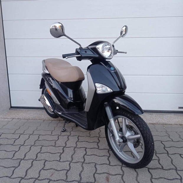 Piaggio Liberty 50 2T Els� tulajt�l! S�r�l�s me...