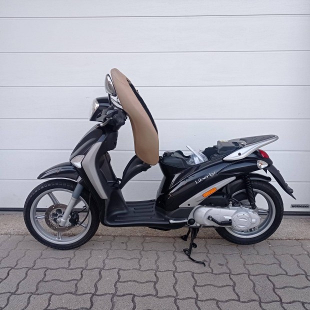 Piaggio Liberty 50 2T Első tulajtól! Sérülés me...