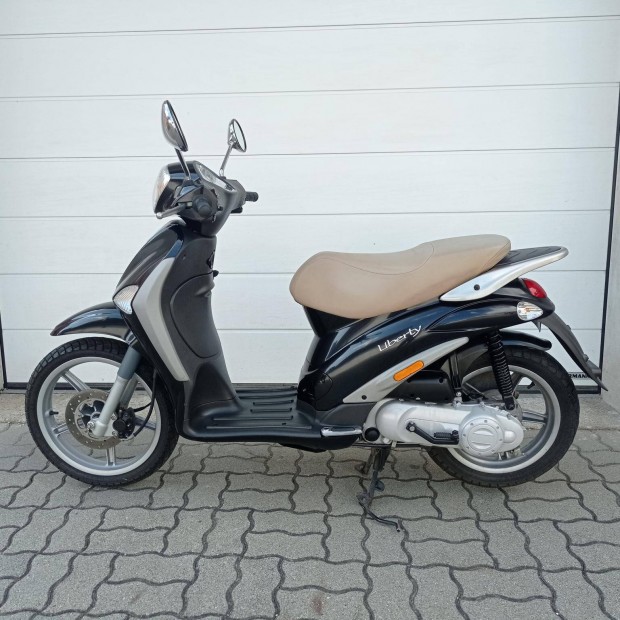 Piaggio Liberty 50 2T Első tulajtól! Sérülés me...