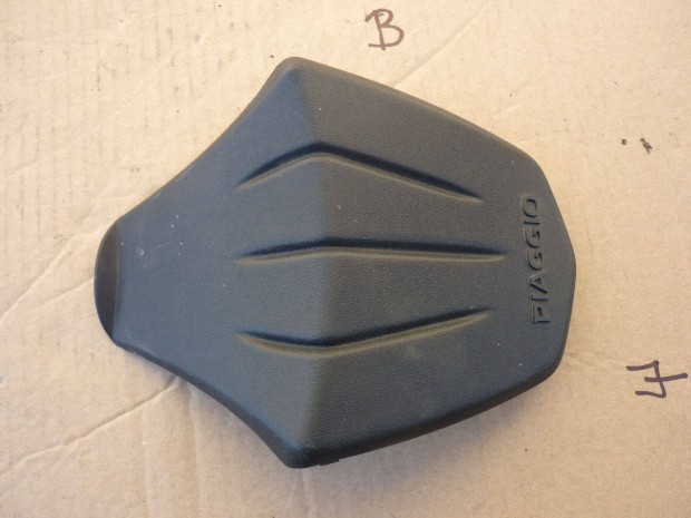 Piaggio Liberty csomagtart� bet�t idom