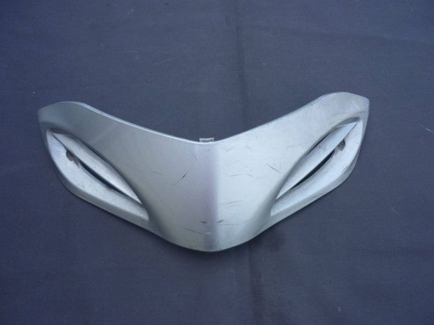 Piaggio Liberty gyertya szerel� ablak