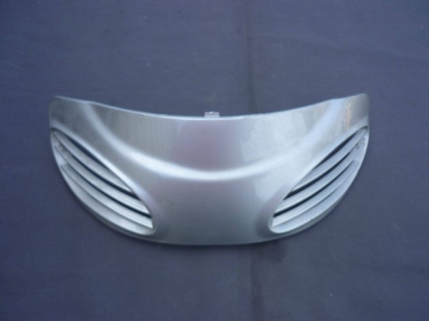 Piaggio Liberty gyertya szerel� gyertyaszerel� ablak idom szerviz ajt�