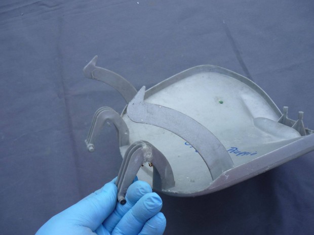 Piaggio Liberty keszty�tart� ajt�