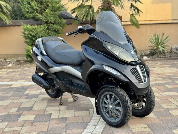 Piaggio MP3 250