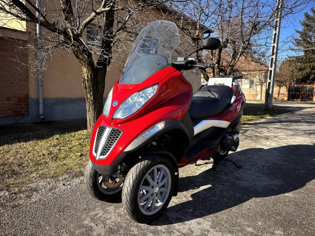Piaggio MP3 400