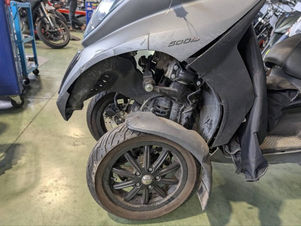 Piaggio MP 3 500 sérült Miskolc