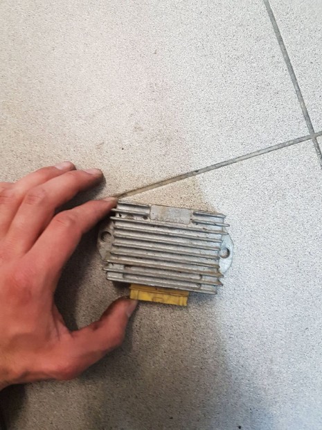 Piaggio Nrg Liberty Gilera Runner Feszltsg szablyoz