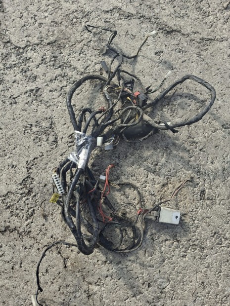 Piaggio Nrg Mc3 karbur�toros k�belk�teg