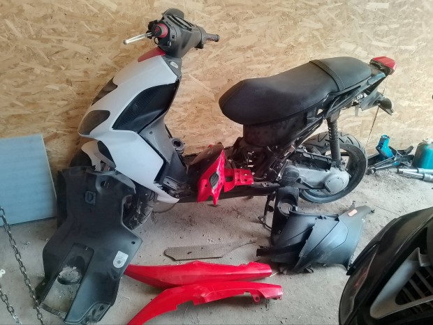 Piaggio Nrg mc4 alkatr�szek alkatr�sz 