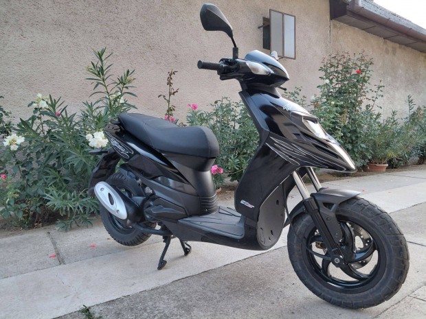 Piaggi Typhon 50-2T Megbzhat Motorozs