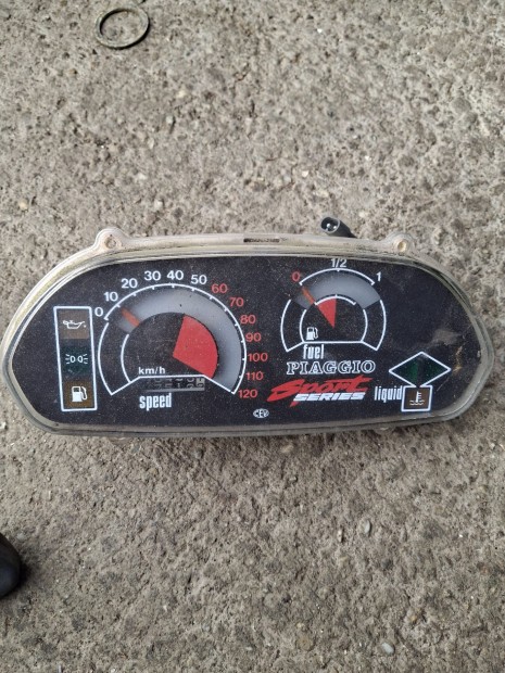 Piaggio Typhoon km ra,  mszerfal