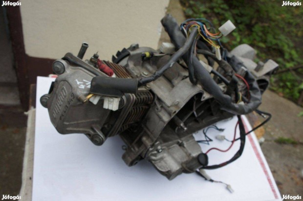 Piaggio Vespa Aprilia Scarabeo 4T 4V motor blokk motorblokk