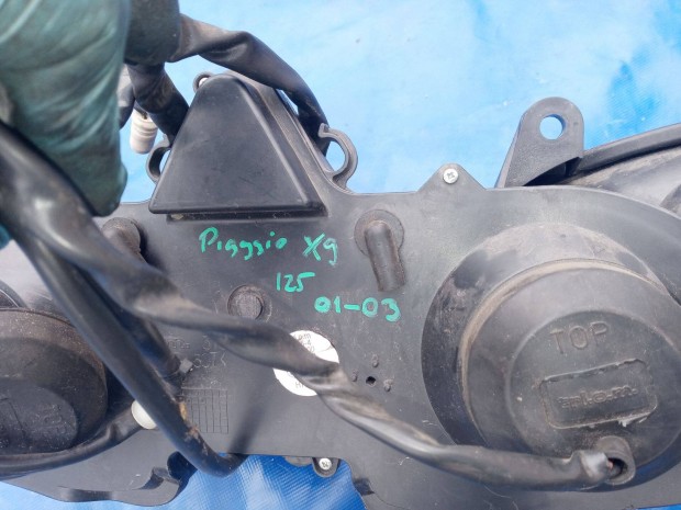 Piaggio X9 125 első lámpa kis hibákkal