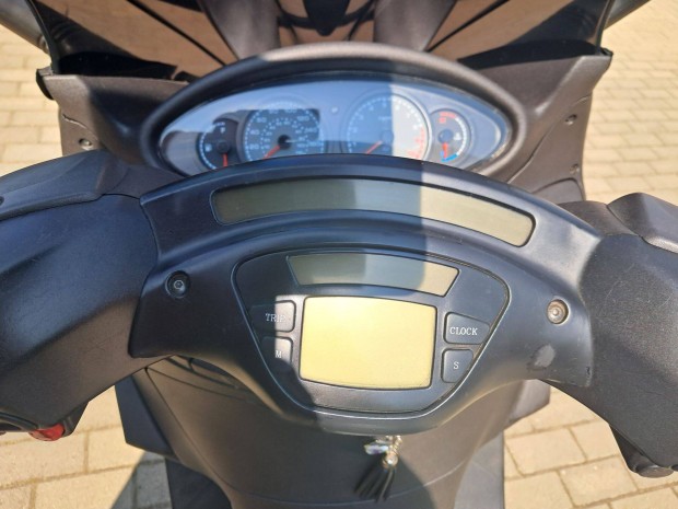 Piaggio X9 500