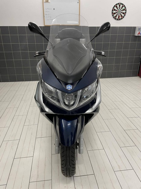 Piaggio X 10 M76 Es Tulajdonos 4900 KM Nvr rva