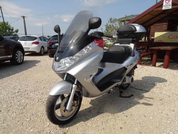 Piaggio X 8 200 Megkmlt!