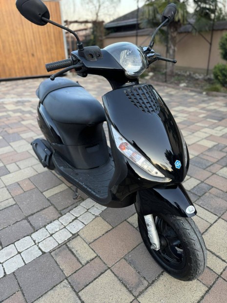 Piaggio ZIP 2T.