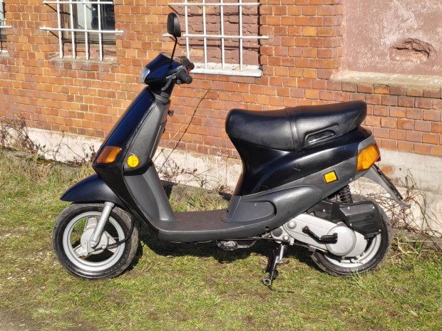 Piaggio ZIP 50 gy�rias dobf�kes olasz robog�