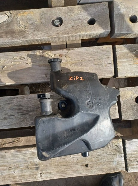 Piaggio Zip 2 Olaj tartály