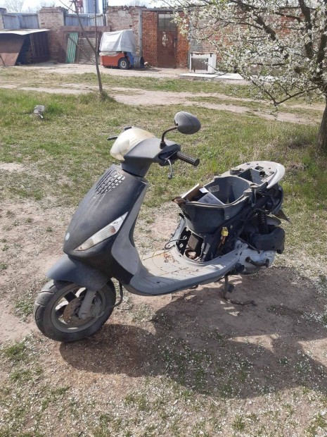 Piaggio Zip 2 bontott alkatrszek 