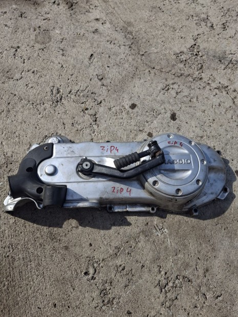 Piaggio Zip 4 tem berug dekni