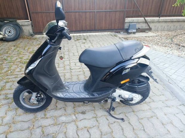Piaggio Zip II 4T robog� 