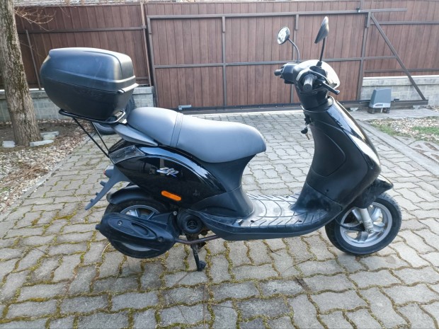 Piaggio Zip ll 4T robogó
