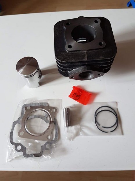 Piaggio ac lghtses hengerszett