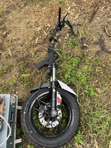 Piaggio derbi első villa futómű gumi kerék