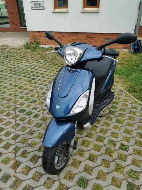 Piaggio fly 50 2t robog