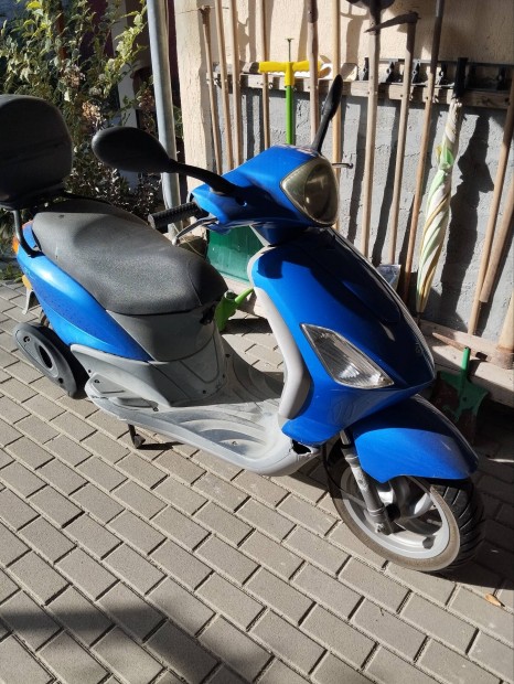 Piaggio fly 50, 4T