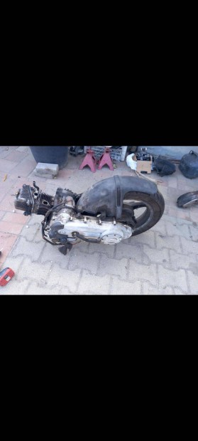 Piaggio liberty 50 4t blokk alkatrésznek