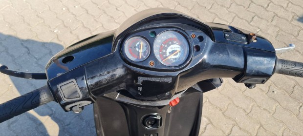 Piaggio new typhoon bontott alkatrszek