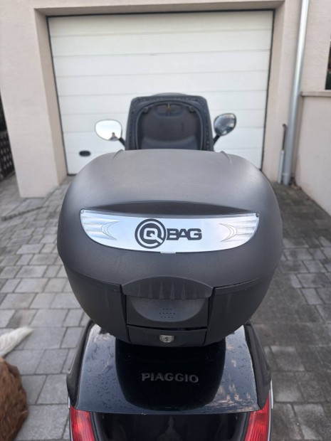 Piaggio x8 csomagtart� konzol �s doboz
