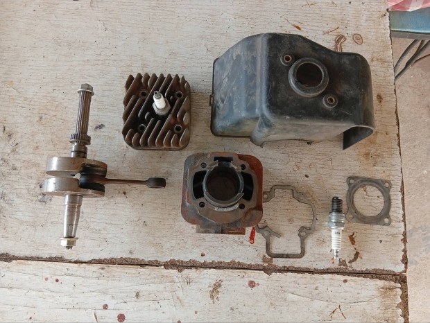 Piaggio zip50 alkatr�szek!