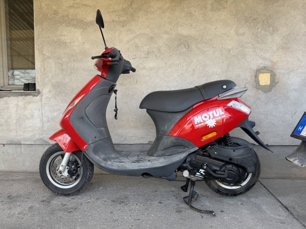 Piaggio zip 4t 50 egyben 