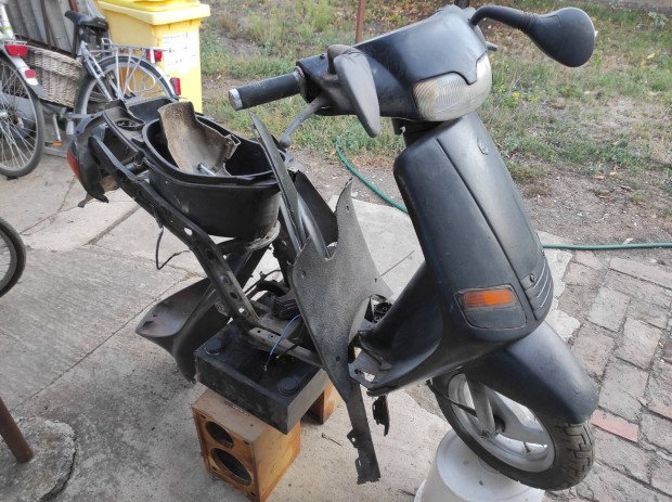 Piaggio zip robog elad