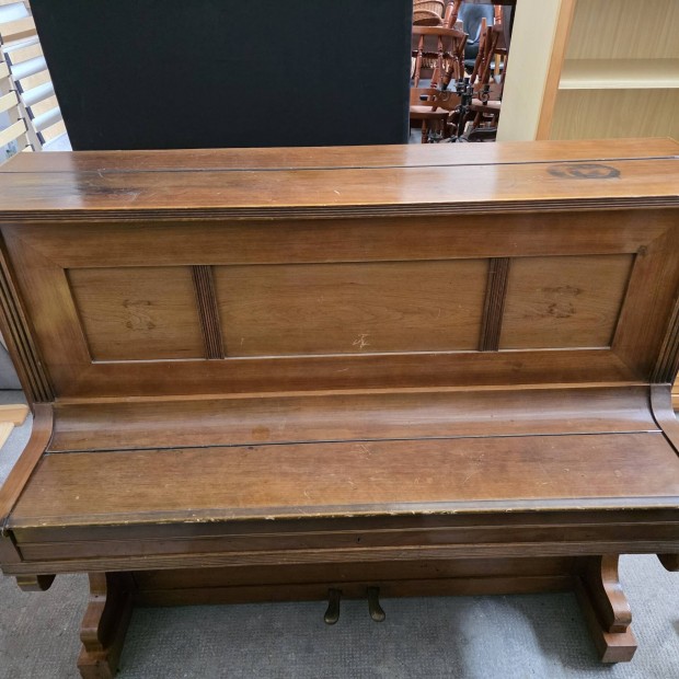 Pianin� B�csi j�l meg�rz�tt �llapotban!