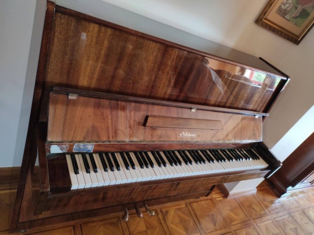Pianinó( zongora ) eladó