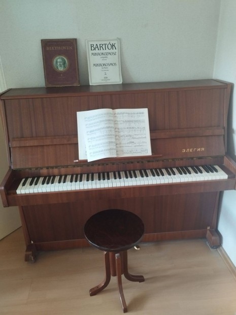 Pianino elad