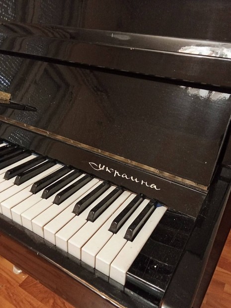 Pianinó zongora eladó Hódmezővásárhelyen